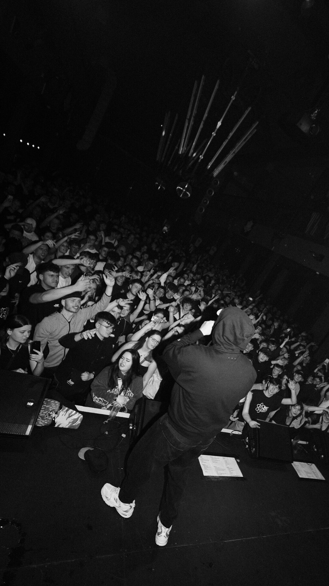 Tour visuals «Love 4 Sale Tour» - Still 17