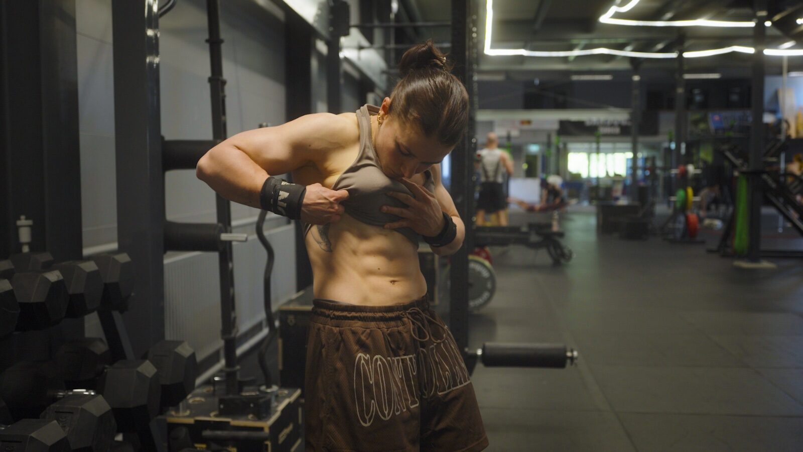 Dunja: Women, Strength & Bodybuilding Redefined - Still 8