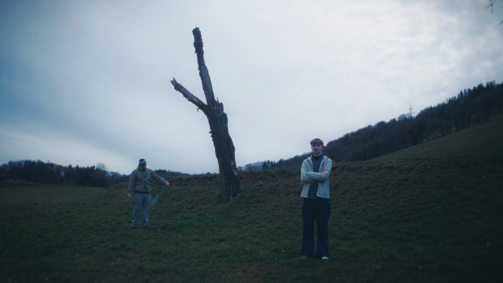 OVE x Chilly Gonzales x Jaymee x Lugatti - DANS LA SCHEISSE - Still 12