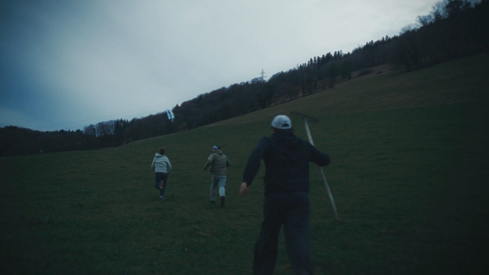 OVE x Chilly Gonzales x Jaymee x Lugatti - DANS LA SCHEISSE - Still 18