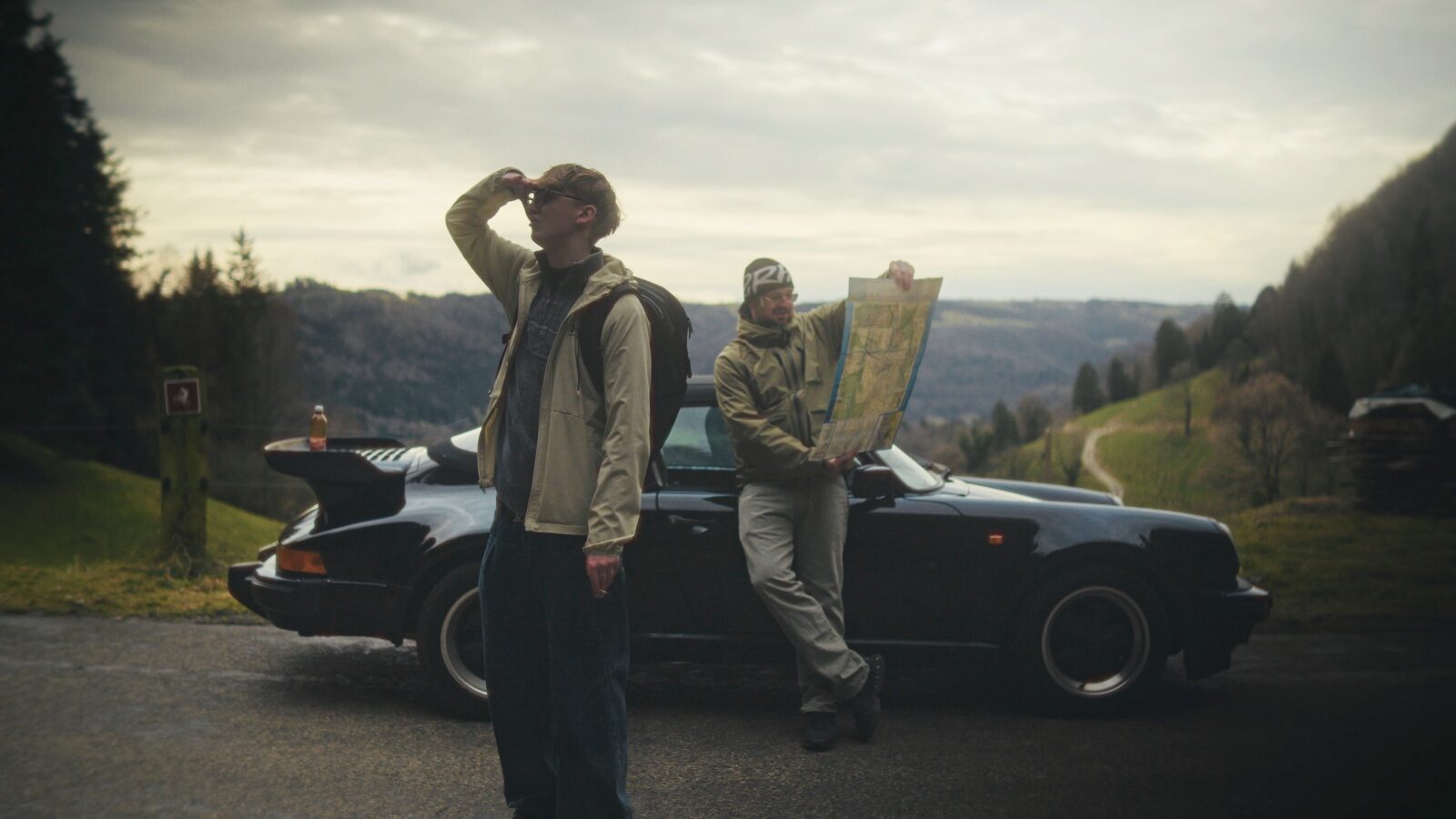 OVE x Chilly Gonzales x Jaymee x Lugatti - DANS LA SCHEISSE - Still 4