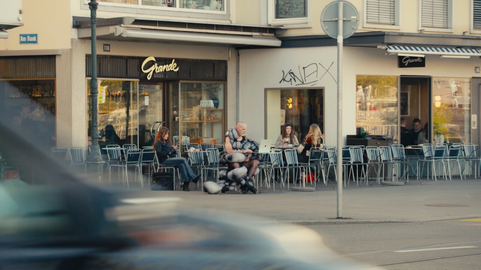 Tressless - Still 3